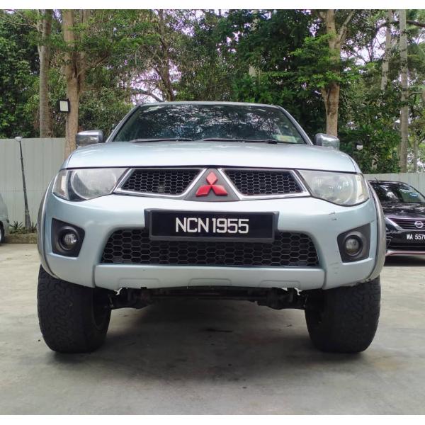  Mitsubishi Triton