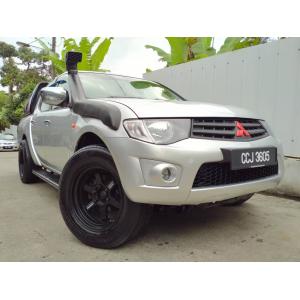  Mitsubishi Triton