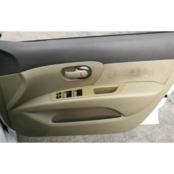  Nissan Grand Livina