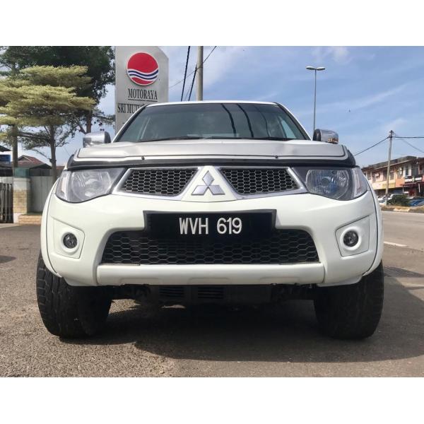  Mitsubishi Triton