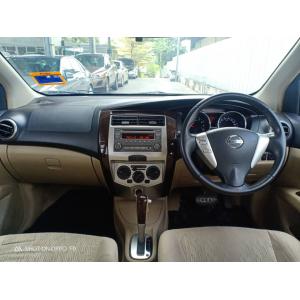  Nissan Grand Livina