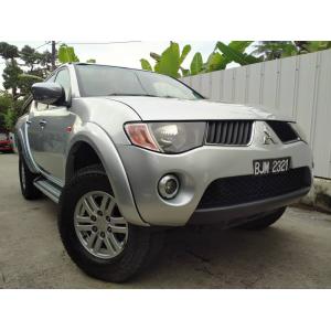  Mitsubishi Triton