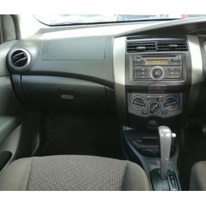  Nissan Grand Livina