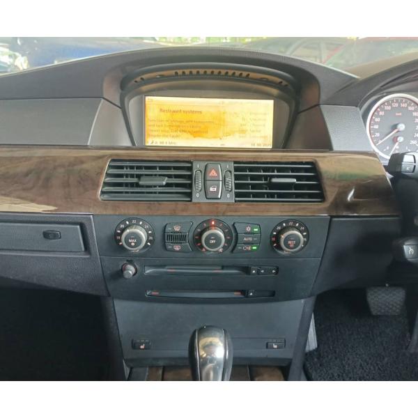  BMW 530i