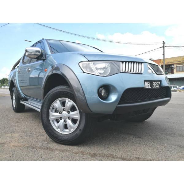  Mitsubishi Triton