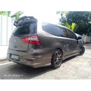  Nissan Grand Livina