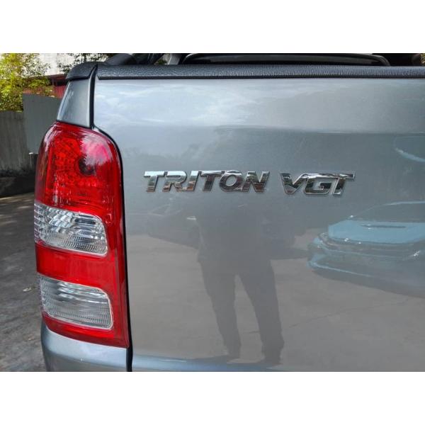  Mitsubishi Triton