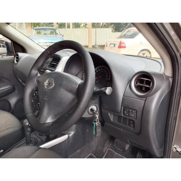 Nissan Almera