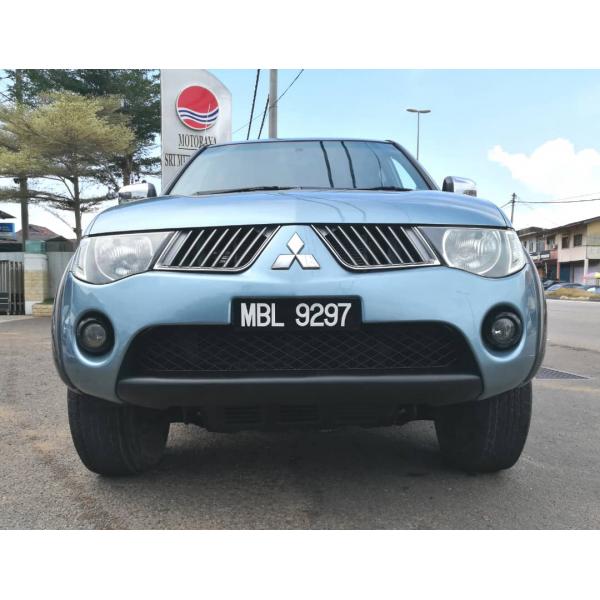  Mitsubishi Triton