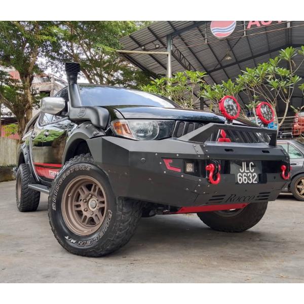  Mitsubishi Triton