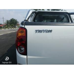  Mitsubishi Triton