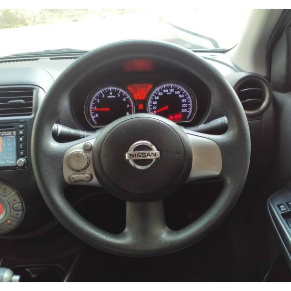 Nissan Almera