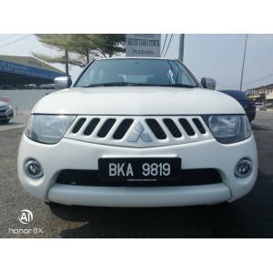  Mitsubishi Triton