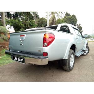  Mitsubishi Triton