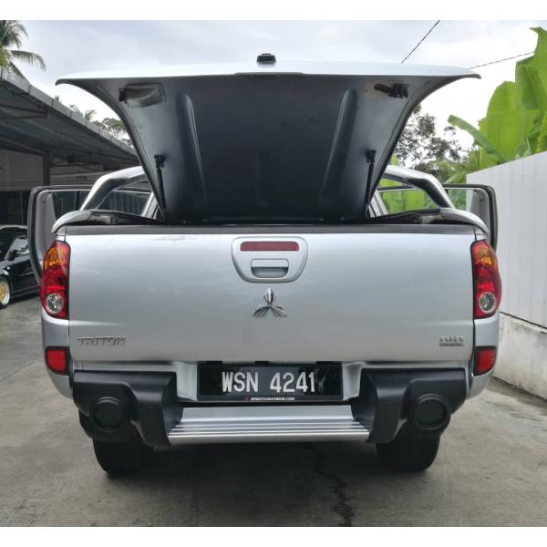  Mitsubishi Triton