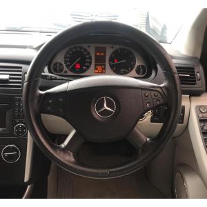  Mercedes-Benz B180
