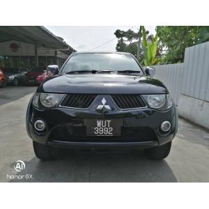  Mitsubishi Triton