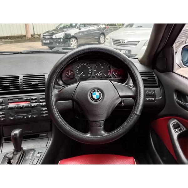  BMW 323i