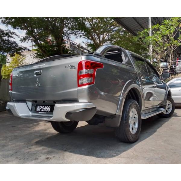  Mitsubishi Triton