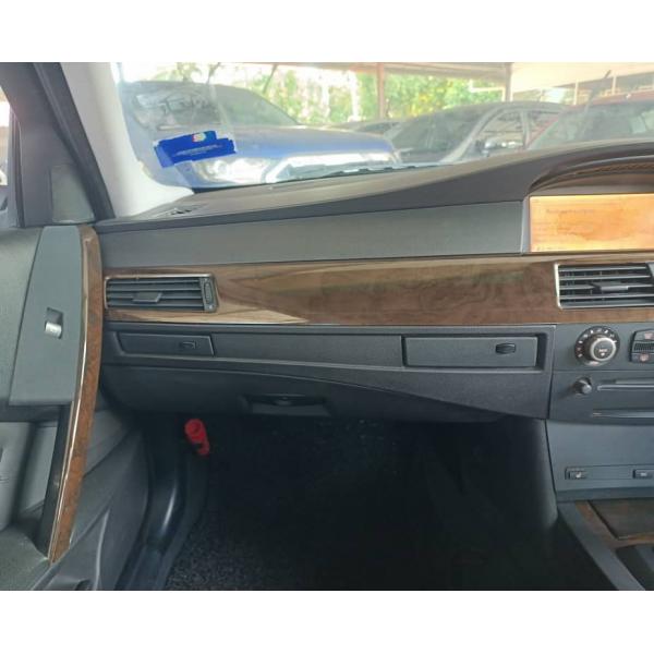  BMW 530i