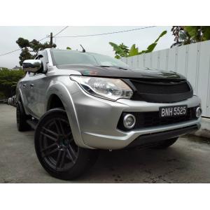  Mitsubishi Triton