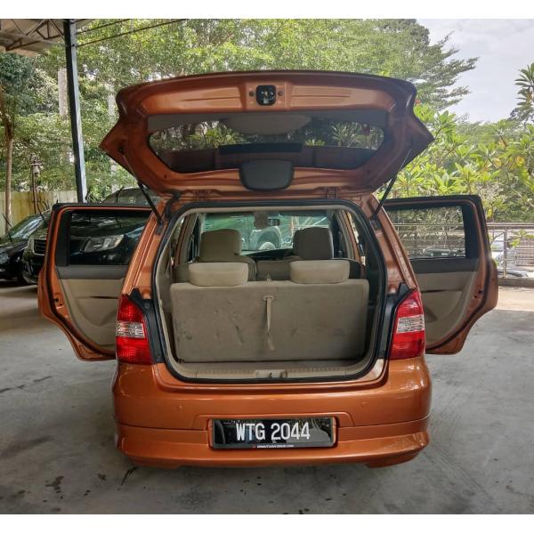  Nissan Grand Livina