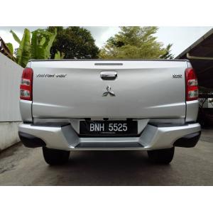  Mitsubishi Triton