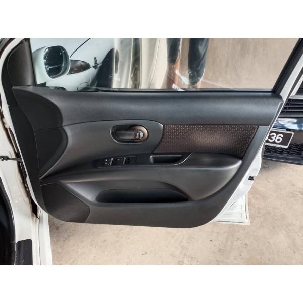  Nissan Grand Livina