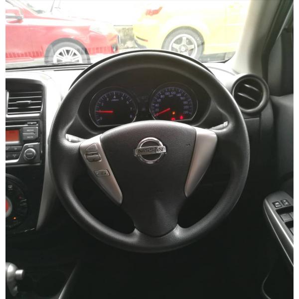 Nissan Almera