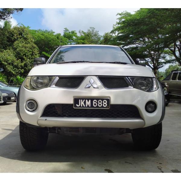  Mitsubishi Triton