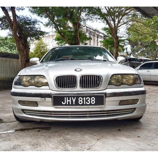  BMW 323i
