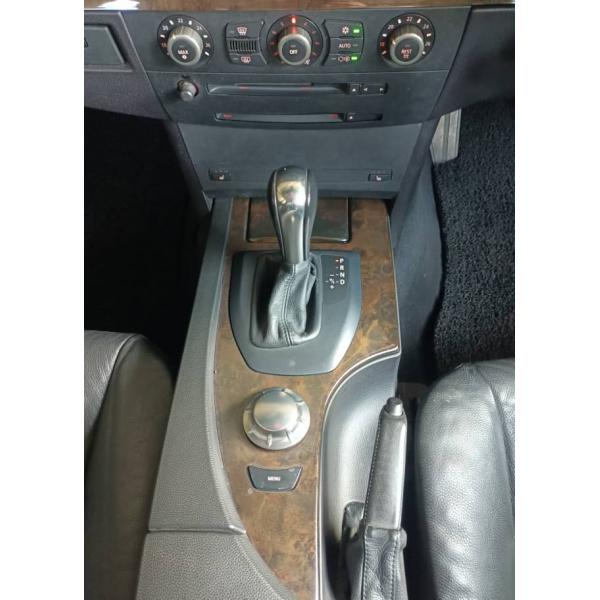  BMW 530i