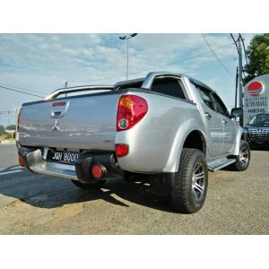  Mitsubishi Triton