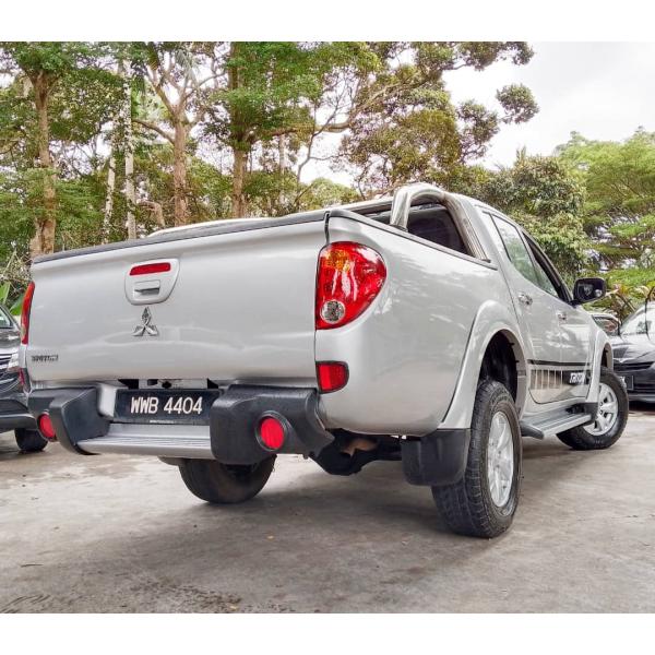  Mitsubishi Triton