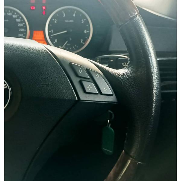  BMW 530i