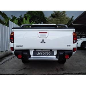  Mitsubishi Triton