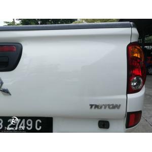  Mitsubishi Triton