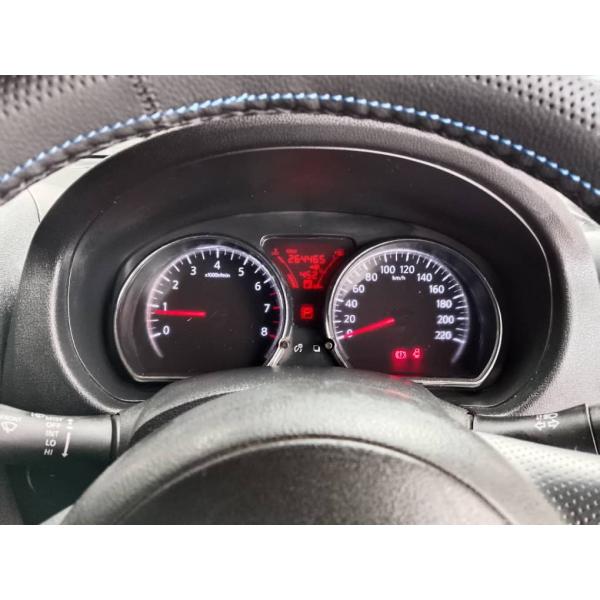 Nissan Almera