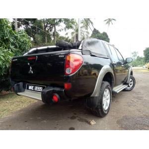  Mitsubishi Triton