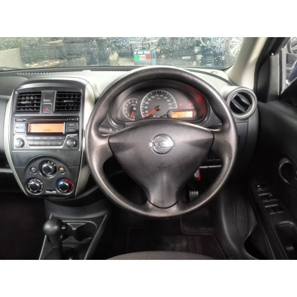 Nissan Almera