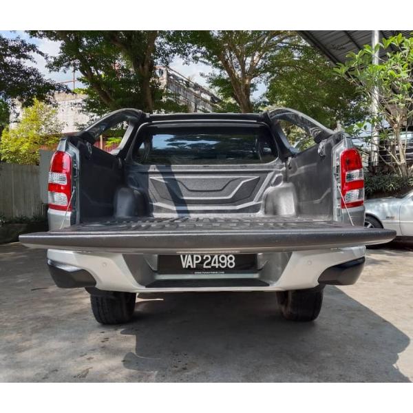  Mitsubishi Triton