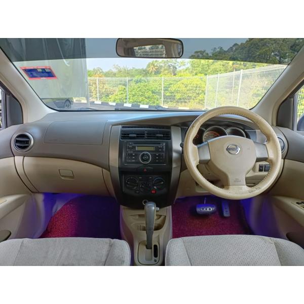  Nissan Grand Livina