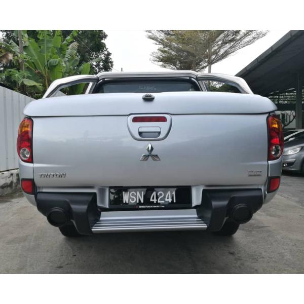  Mitsubishi Triton