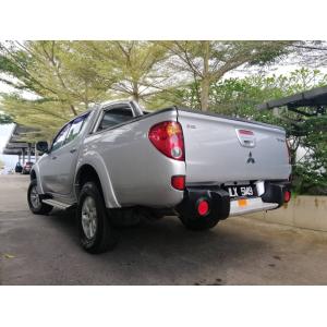  Mitsubishi Triton