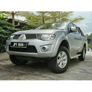  Mitsubishi Triton