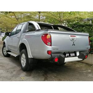  Mitsubishi Triton