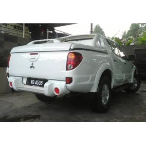  Mitsubishi Triton