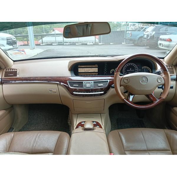 Mercedes-Benz S300