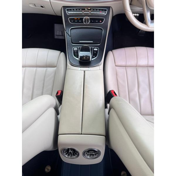 Mercedes-Benz E200