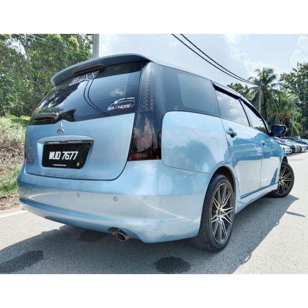  Mitsubishi Grandis